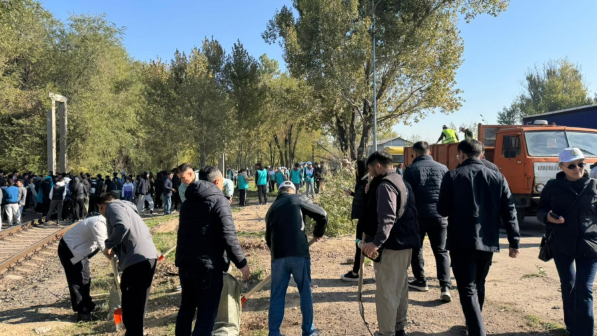 Более 1000 человек вышли на улицы Жетысуского района Алматы, чтобы поддержать республиканскую акцию «Таза Қазақстан»