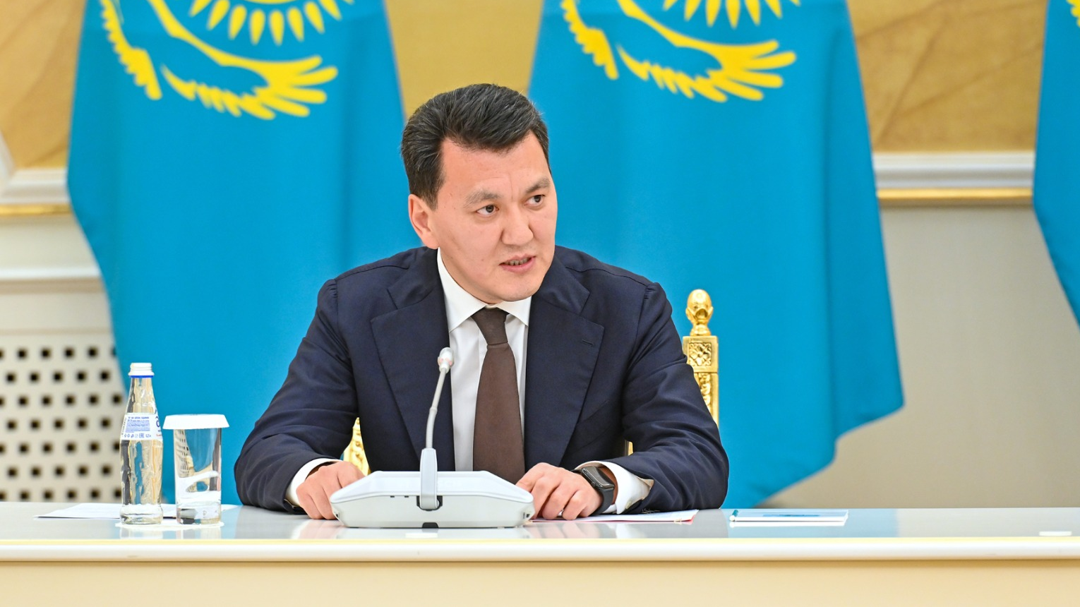 Президент поручил обеспечить участие граждан в Парламентской реформе