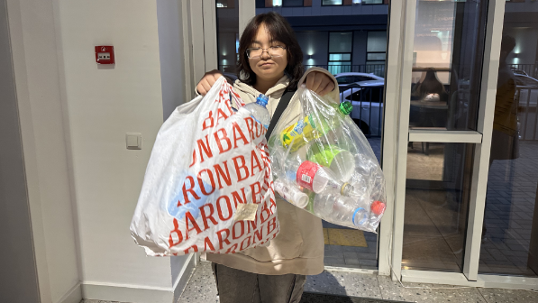 «Plastic Hunt» в Ауэзовском районе: Молодежь Алматы объединяется для чистоты планеты!