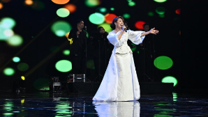 Токаев поздравил певицу Толкын Забирову с юбилеем творческой деятельности