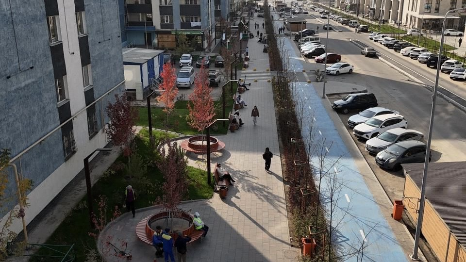 Ко Дню Республики в Наурызбайском районе Алматы открылось новое прогулочное пространство