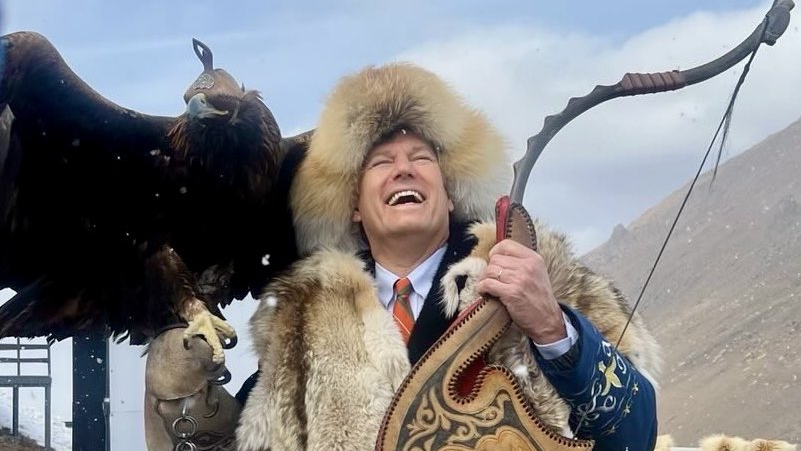 «Чувствую себя как дома»: Заместитель госсекретаря США Кристофер Ландау написал пост о Казахстане после визита в Алматы