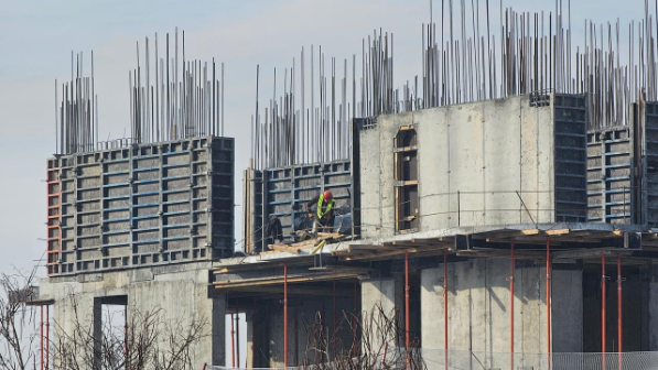 Административные штрафы и лишение строительных лицензий: алматинских подрядчиков наказали за нарушения