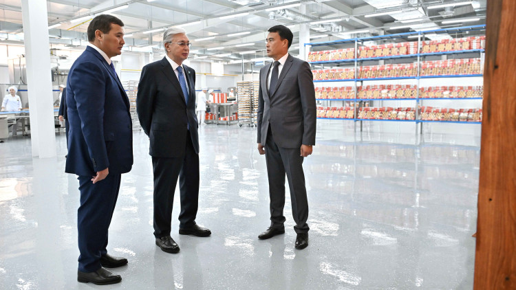 Президент посетил цех «Қызылорда-Нан»