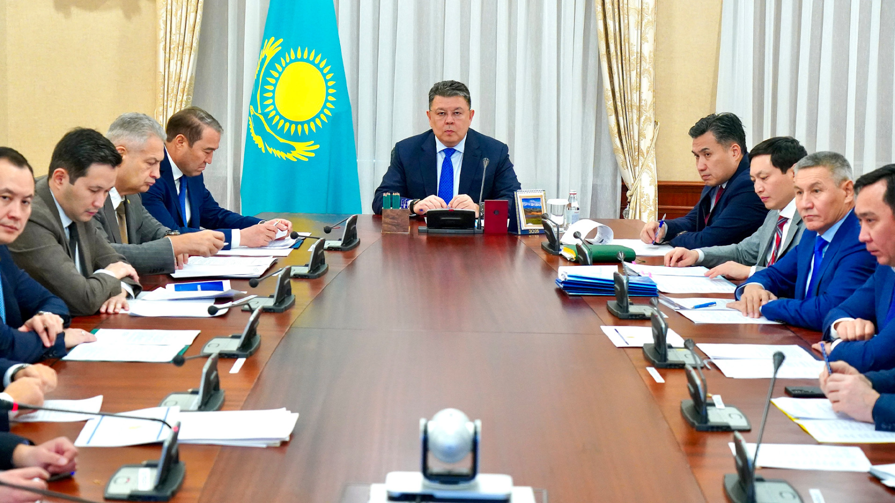 Канат Бозумбаев проверил готовность регионов к зимнему периоду и принимаемые меры к весеннему паводкоопасному сезону