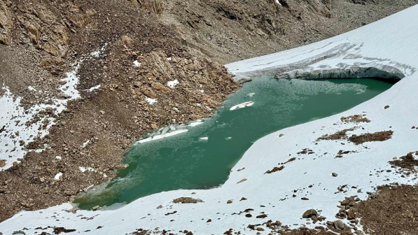 Моренные озера Казахстана перешли в зимний режим – селеопасный сезон 2025 года завершен