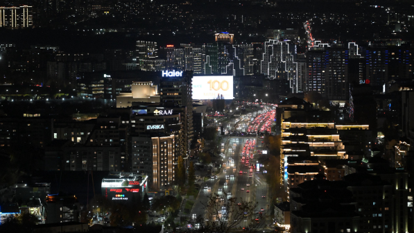 Дархан Сатыбалды осмотрел объекты вечерней подсветки