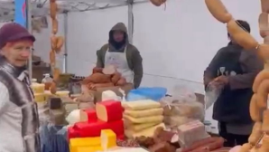 Фермеры из Восточного Казахстана привезли в Алматы свежее мясо и натуральный мед по доступным ценам