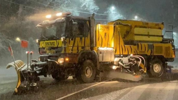 Алматы очистили после ночного снегопада: коммунальные службы завершили основные работы