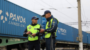 В Акмолинской области троих детей сняли с грузового поезда — полиция усилила контроль за безопасностью