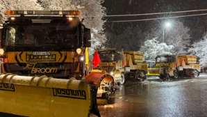 В Алматы устраняют гололед и продолжают круглосуточную уборку улиц от снега