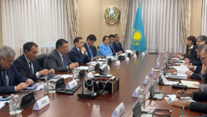 Вице-премьер Канат Бозумбаев провел встречу с представителями Всемирного Банка