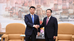 Аким Алматы Дархан Сатыбалды и мэр Шанхая Гун Чжэн обсудили перспективы двустороннего сотрудничества