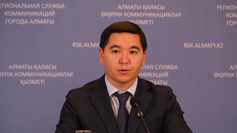 Архитектурную подсветку и ремонт фасадов в Ауэзовском районе завершат до конца ноября