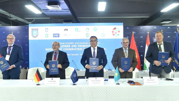 Новый импульс экологии: в КазНУ открылся институт по сохранению биоразнообразия