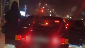 Водитель и пассажиры, устроившие танцы на светофоре, наказаны в области Абай