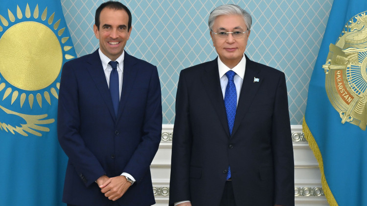 Токаев встретился с руководством Международной федерации падела