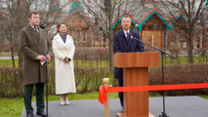 Сквер дружбы Казахстана и России открыли в Москве