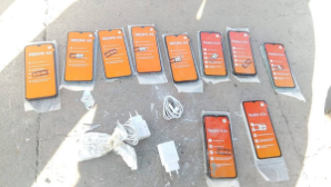 Гвардеец сорвал попытку проноса 10 телефонов в колонию в Туркестанской области