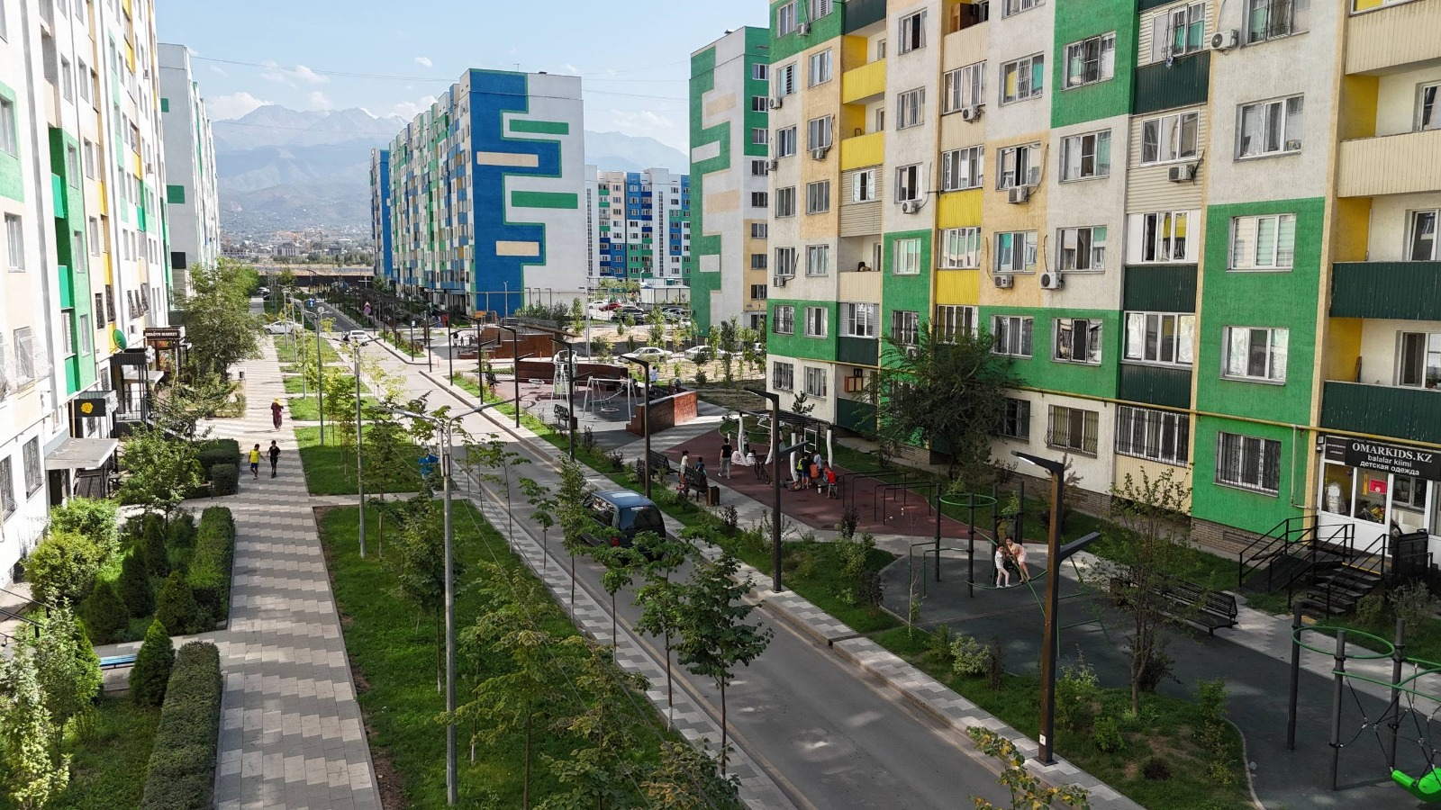 В Наурызбайском районе благоустраивают 57 дворов и создают новые общественные пространства