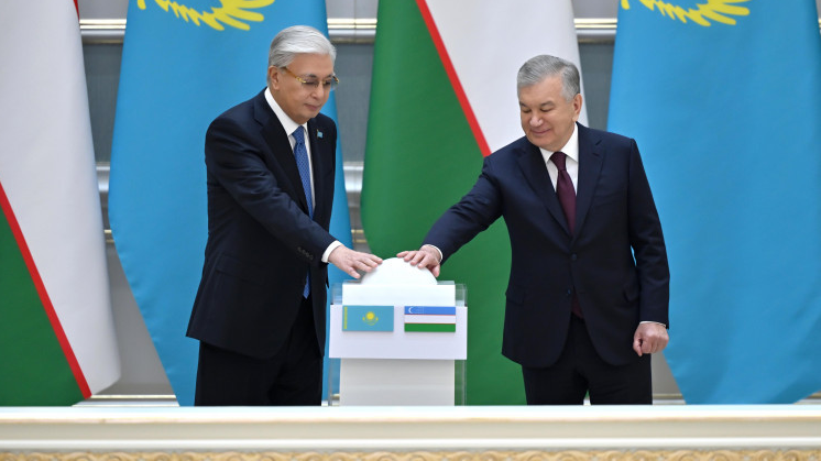 Президенты Казахстана и Узбекистана приняли участие в церемонии запуска совместных проектов