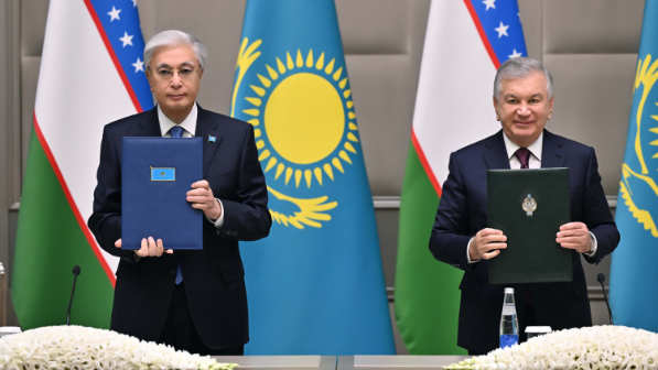 Токаев и Мирзиёев утвердили ряд ключевых соглашений между Казахстаном и Узбекистаном