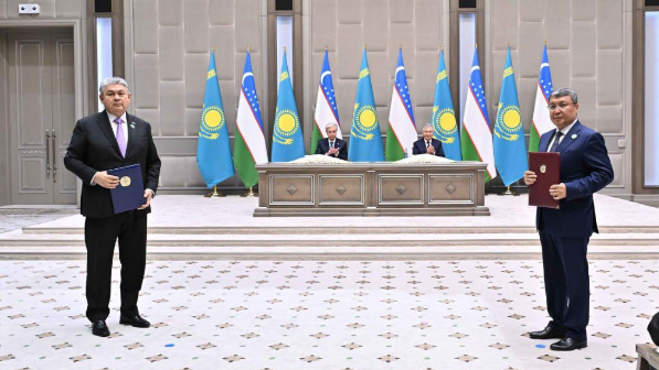 Между министерствами юстиции Казахстана и Узбекистана подписана программа сотрудничества
