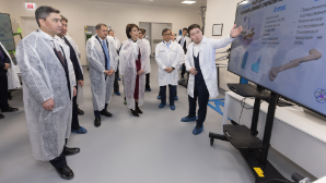 Олжас Бектенов проверил реализацию поручений Президента по развитию передовых технологий в медицине