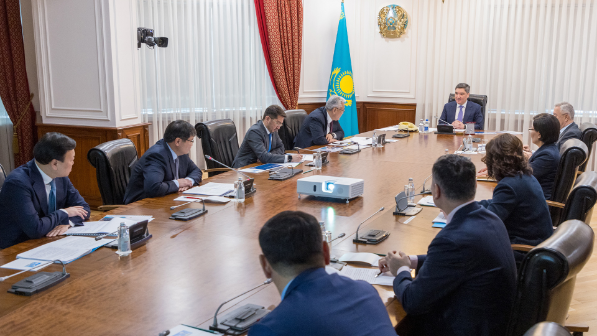 Олжас Бектенов провел совещание по вопросам совершенствования системы соцподдержки населения