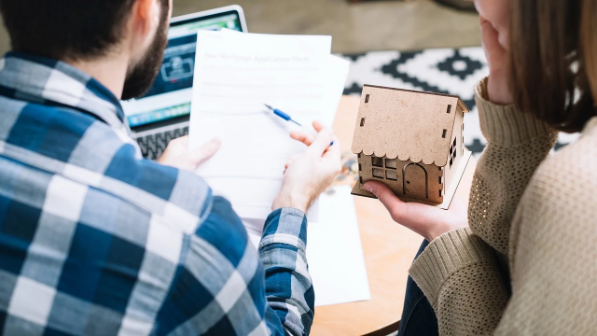 Сколько иностранцев работают в Казахстане