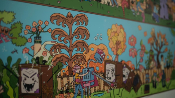 В Алматы открылась международная интерактивная фреска «Пугающий лес»