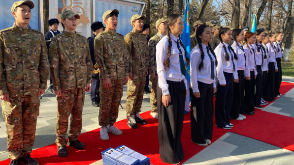 Халық Қаһарманы Сат Токпакбаев открыл в Алматы очередной кружок «Юный спасатель»