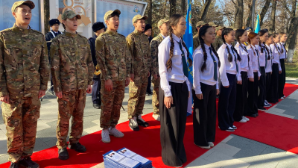 Халық Қаһарманы Сат Токпакбаев открыл в Алматы очередной кружок «Юный спасатель»