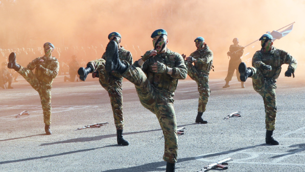Новое поколение десантников встало под знамена «крылатой пехоты»