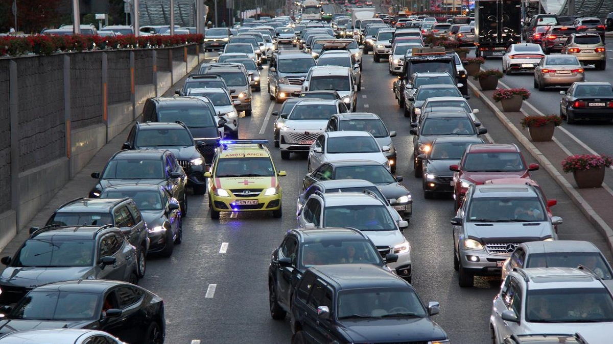 Алматы от смога спасет только сокращение автопотока – урбанист Даурен Алимбеков