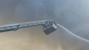 В Алматы потушили масштабный пожар на складе площадью 2500 кв. метров