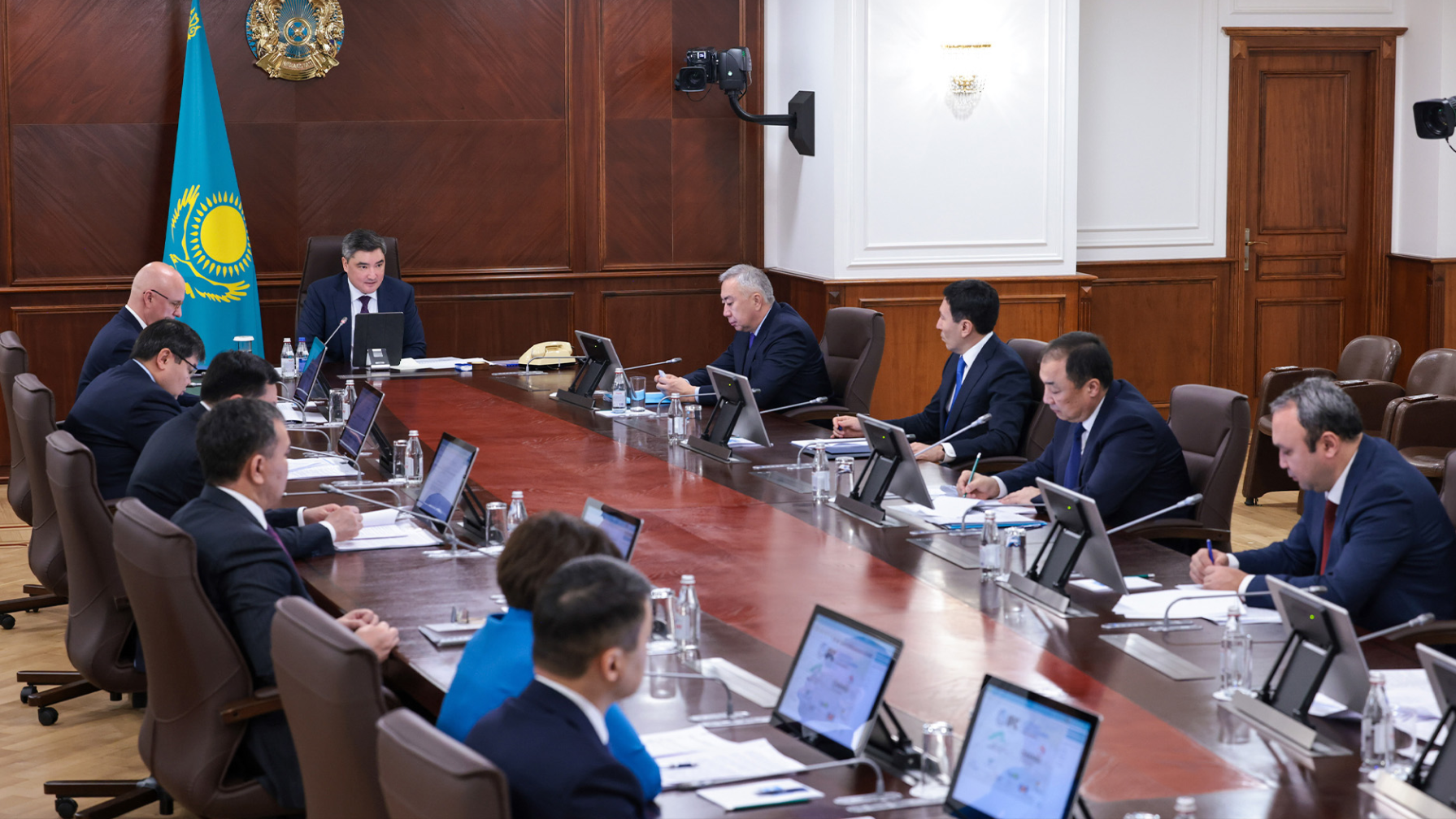 Олжас Бектенов провел совещание по вопросам развития транспортной отрасли в рамках поручений Президента