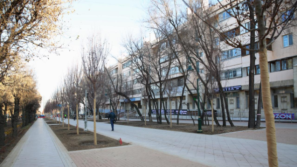 Аким Алматы ознакомился с ходом благоустройства территории вдоль улицы Пушкина