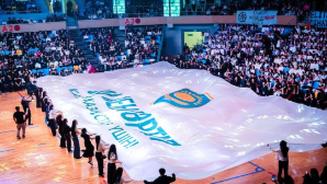 В Астане раскрыли самый большой флаг «Закон и порядок» на посвящении в студенты