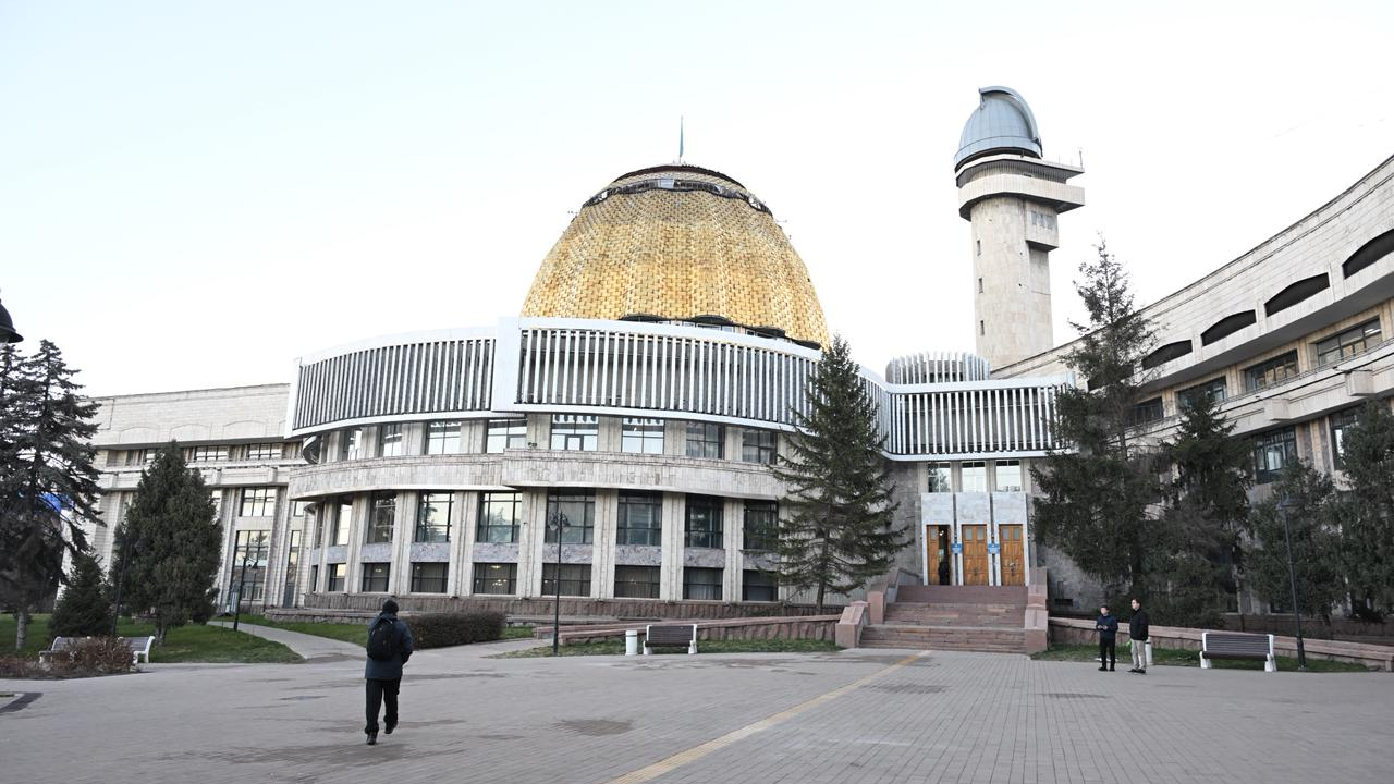 Дархан Сатыбалды ознакомился с деятельностью Дворца школьников и Музея Алматы