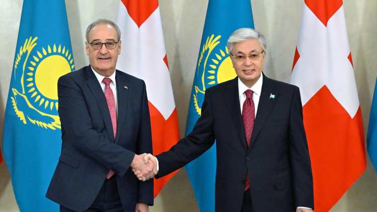 Токаев провел переговоры с вице-президентом Швейцарии Ги Пармеланом