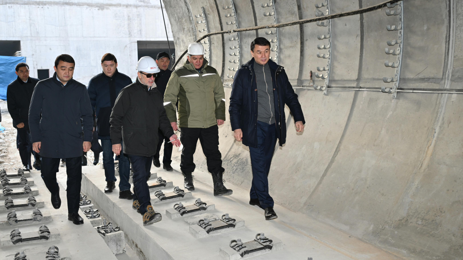 Аким Алматы проверил ход строительства станции метро «Калкаман»