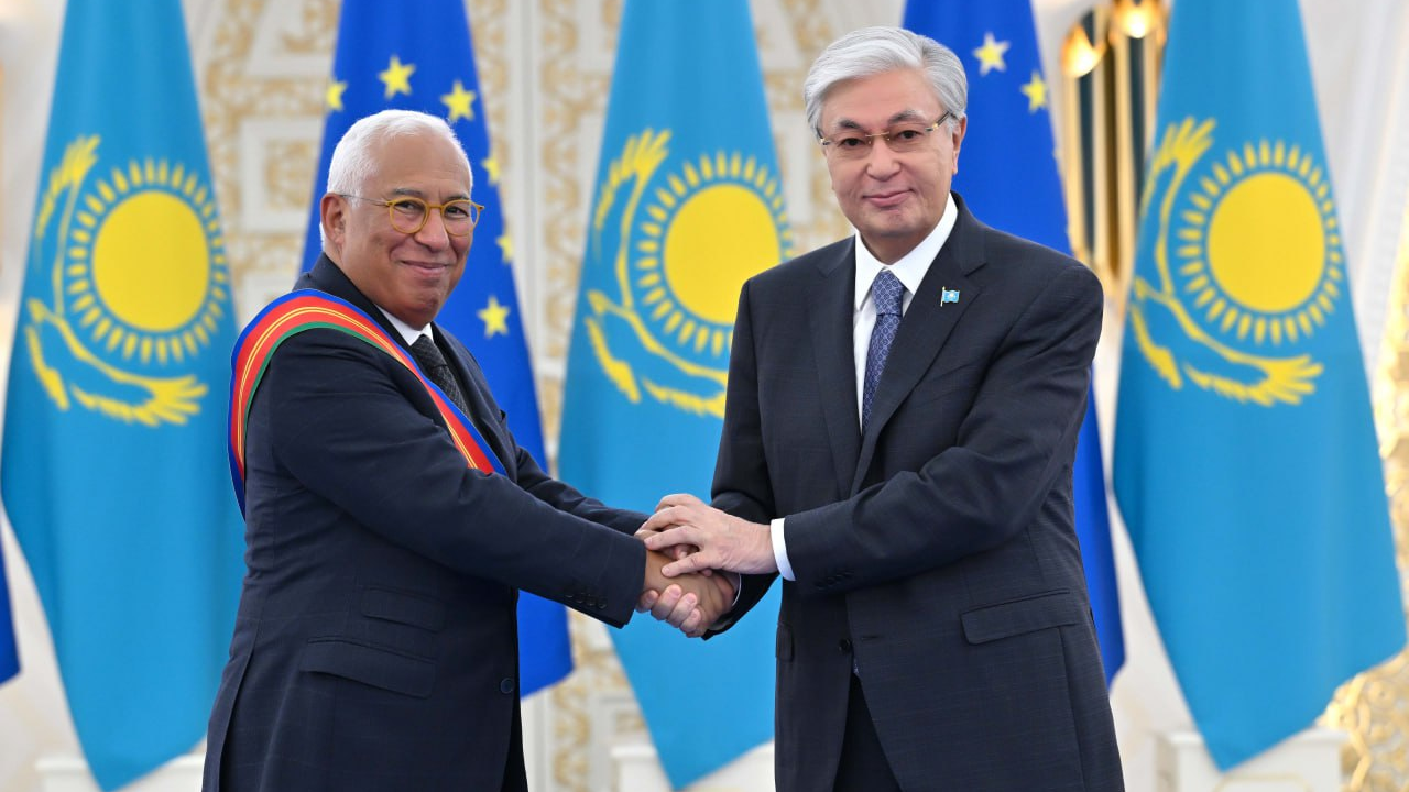 Глава государства наградил Президента Европейского Совета Антониу Кошту орденом «Достық» I степени