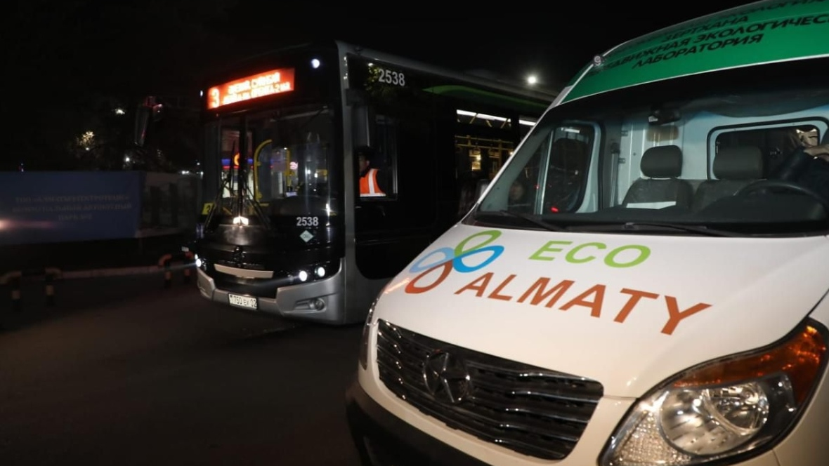 В Алматы провели проверку автотранспорта на соответствие нормам выбросов