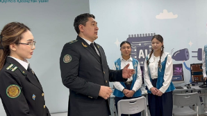 В школах Алматы проходит образовательный проект по финансовой безопасности Qarzhy Saqshysy