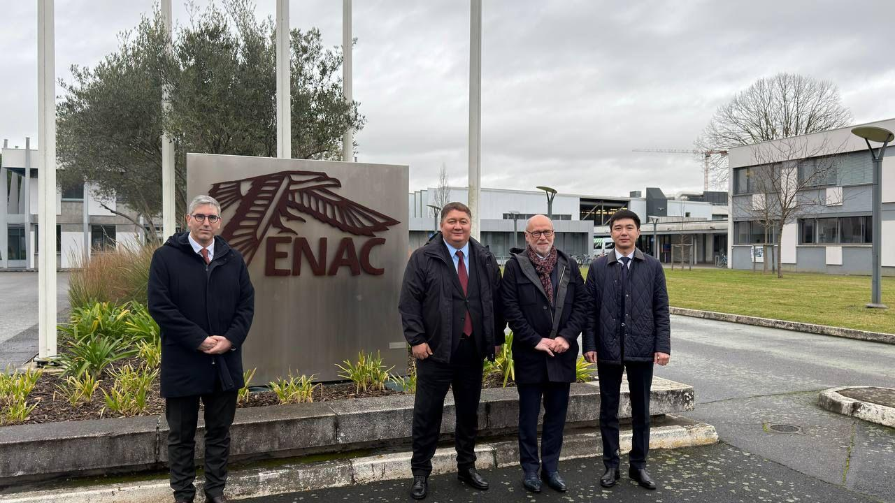 Казахстан и Франция подготовят кадров для гражданской авиации