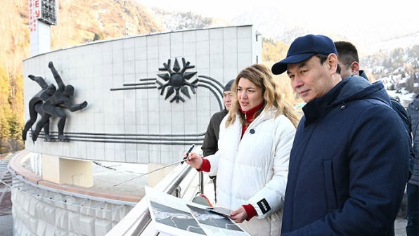 Аким Алматы ознакомился с ходом реконструкции высокогорного спортивного комплекса «Медеу»