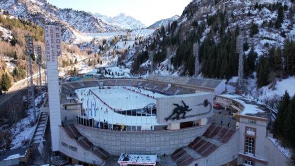 В Алматы продолжается модернизация легендарного катка