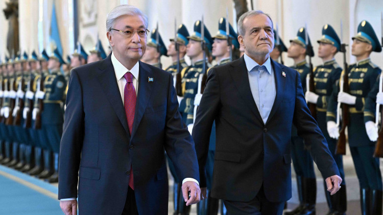 Глава государства Касым-Жомарт Токаев и Президент Ирана Масуд Пезешкиан провели встречу в узком составе