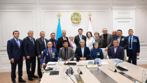 Аким Алматы встретился с участниками декабрьских событий 1986 года